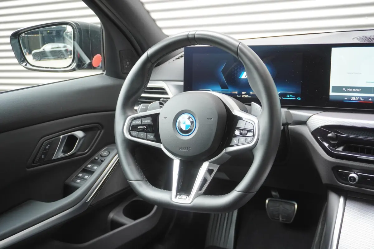 330e M Sportpakket Pro | Harman/Kardon Surround Sound systeem | Adaptieve LED-koplamp