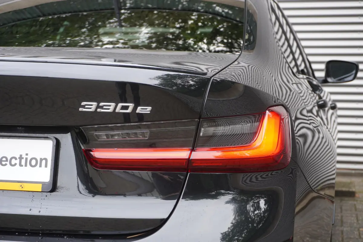 330e M Sportpakket Pro | Harman/Kardon Surround Sound systeem | Adaptieve LED-koplamp