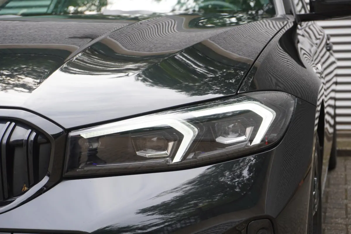 330e M Sportpakket Pro | Harman/Kardon Surround Sound systeem | Adaptieve LED-koplamp