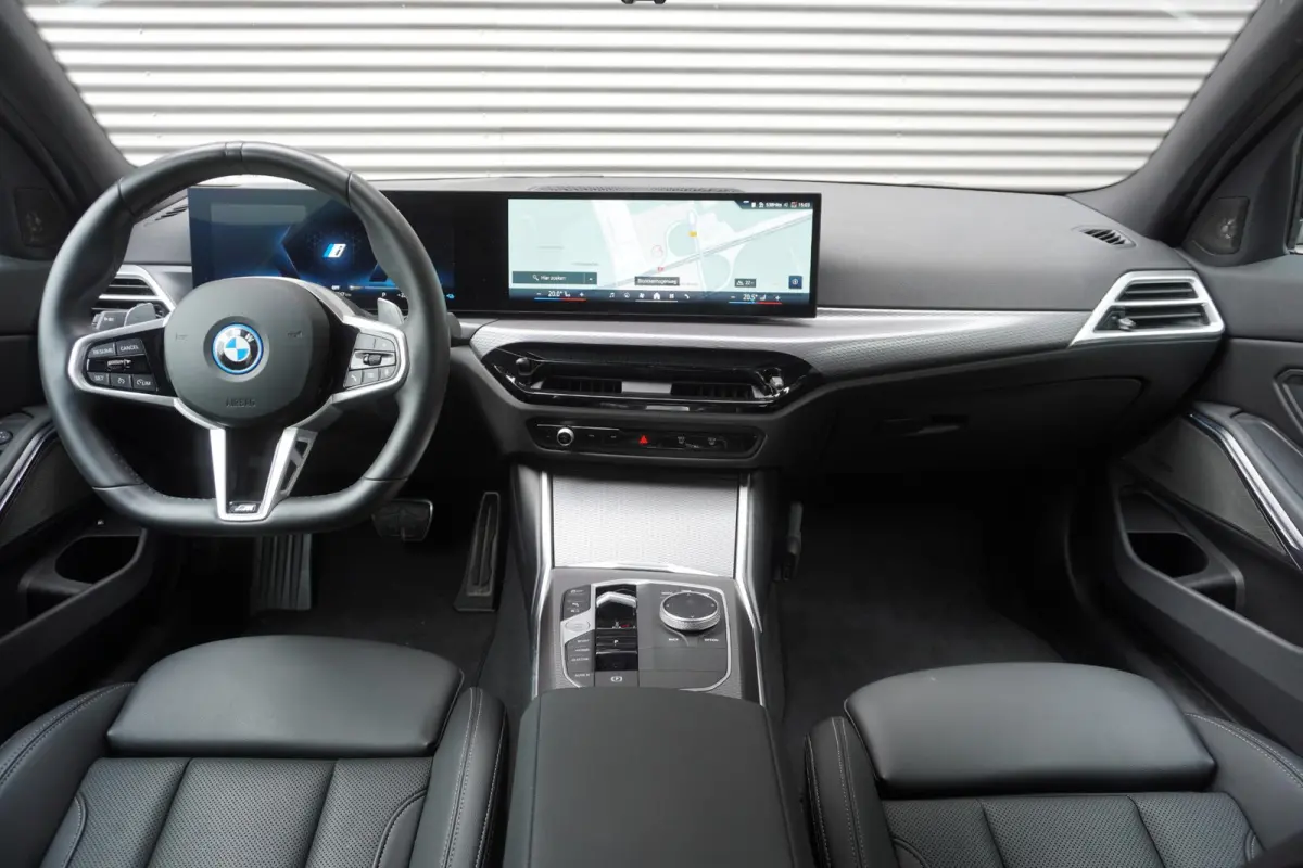 330e M Sportpakket Pro | Harman/Kardon Surround Sound systeem | Adaptieve LED-koplamp