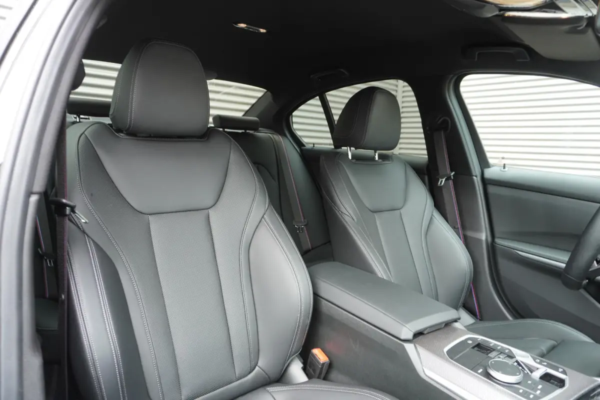 330e M Sportpakket Pro | Harman/Kardon Surround Sound systeem | Adaptieve LED-koplamp