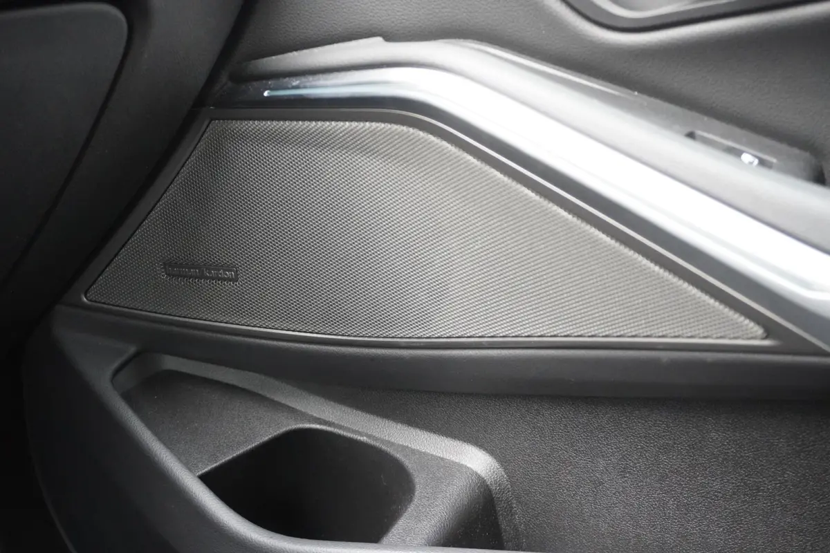 330e M Sportpakket Pro | Harman/Kardon Surround Sound systeem | Adaptieve LED-koplamp