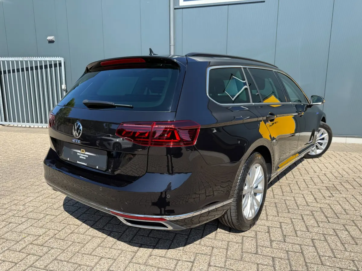 1.4 TSI PHEV GTE * AUTOMAAT * Parkeercamera * Massage * Keyless *