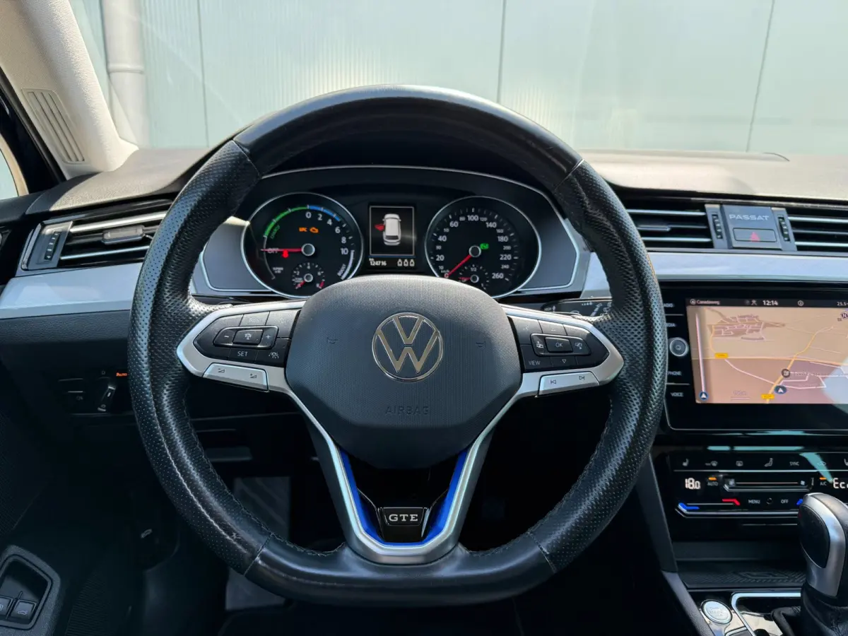 1.4 TSI PHEV GTE * AUTOMAAT * Parkeercamera * Massage * Keyless *