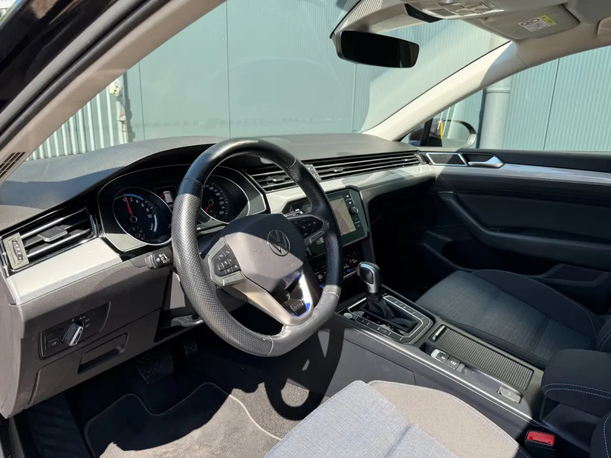 1.4 TSI PHEV GTE * AUTOMAAT * Parkeercamera * Massage * Keyless *