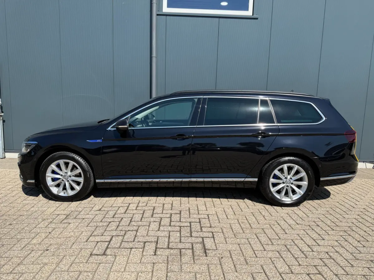 1.4 TSI PHEV GTE * AUTOMAAT * Parkeercamera * Massage * Keyless *