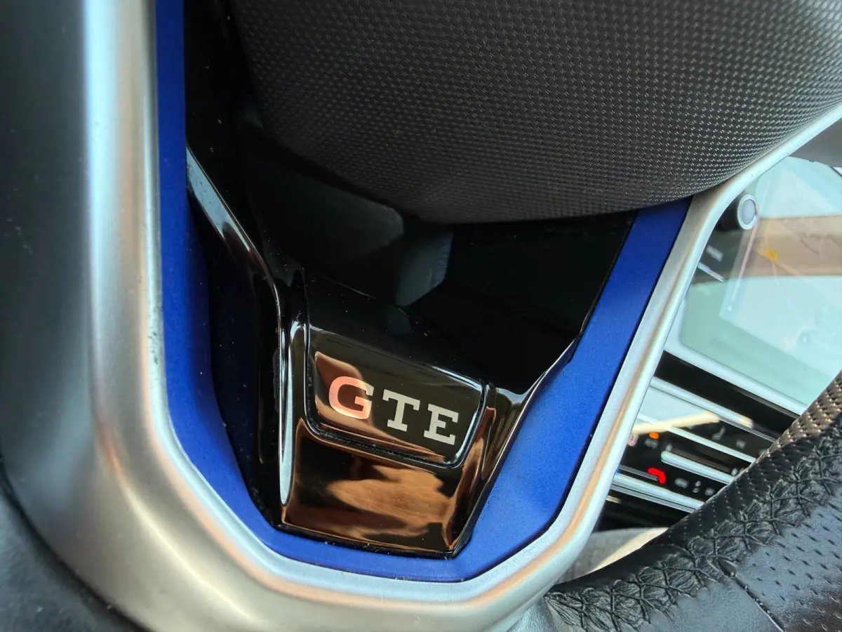 1.4 TSI PHEV GTE * AUTOMAAT * Parkeercamera * Massage * Keyless *