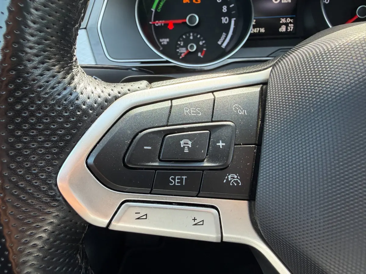 1.4 TSI PHEV GTE * AUTOMAAT * Parkeercamera * Massage * Keyless *
