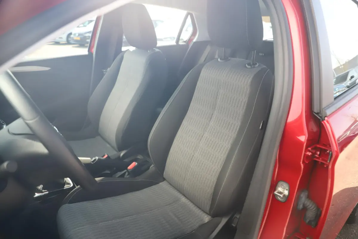 1.2 Edition NIEUWE DB RIEM! Radio Bluetooth Airco Cruise Control Rijstrooksensor Peperoncino Red Metallic!