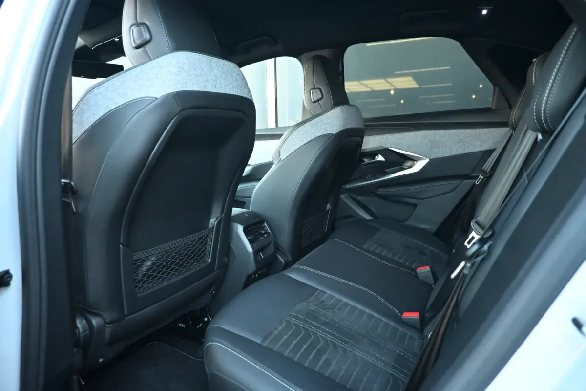 1.2 Hybrid 145 GT | Adaptief Cruise Control  | Keyless-Entry | Stuur/Stoelverwarming | Apple Carplay & Android Auto | Full Led |