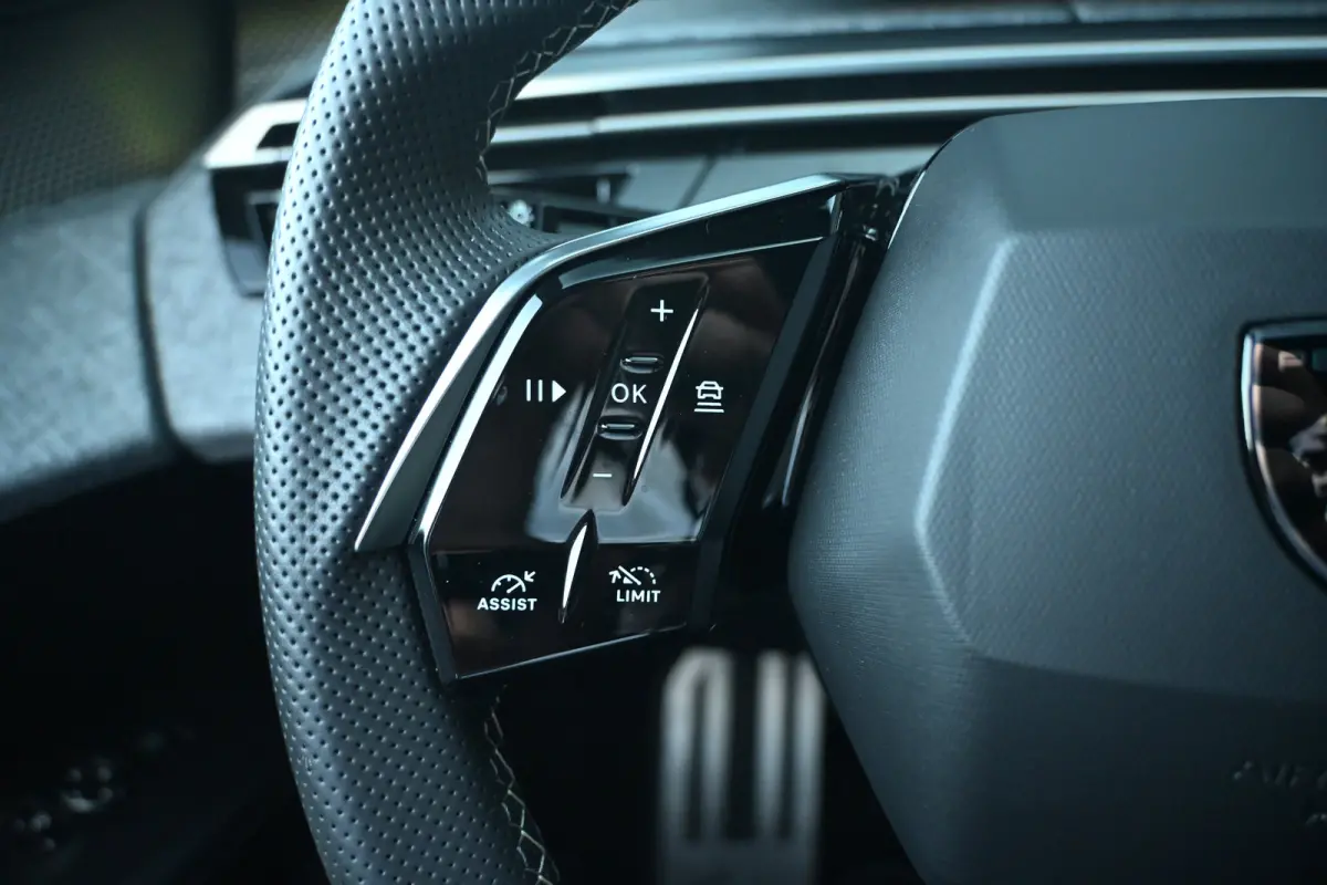 1.2 Hybrid 145 GT | Adaptief Cruise Control  | Keyless-Entry | Stuur/Stoelverwarming | Apple Carplay & Android Auto | Full Led |