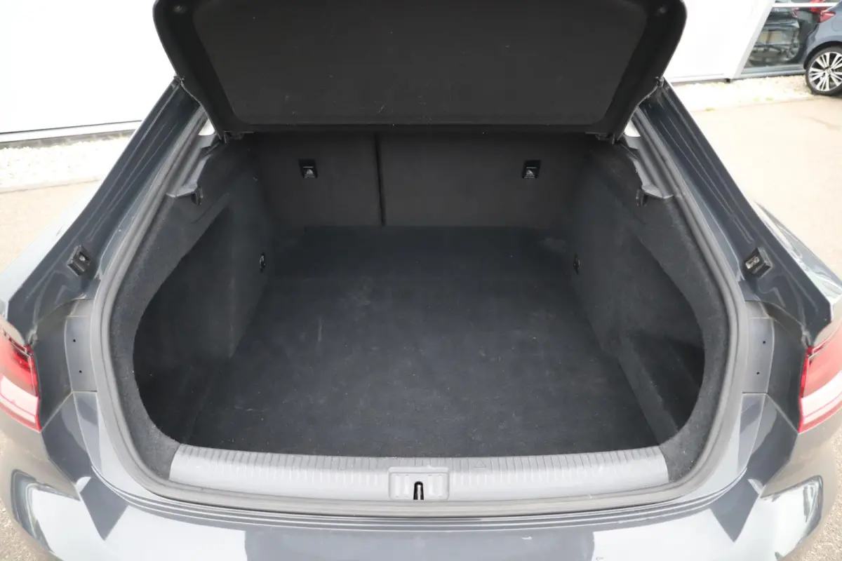 2.0 TDI DSG Automaat 150PK Navigatie Adaptive Cruise Lane Assist Parkeersensoren