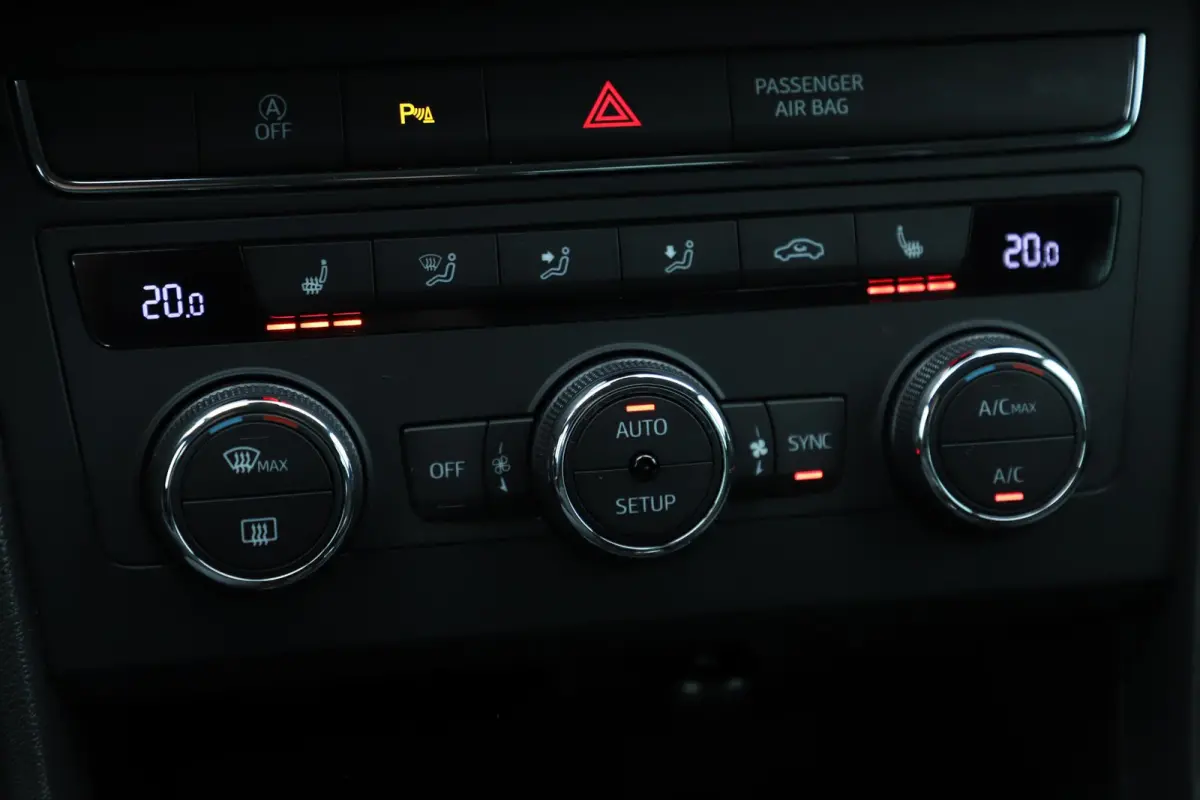 1.0 TSI Style Ultimate Edition Virtual Cockpit Full LED Beats Audio Navigatie Achteruitrijcamera Carplay Android Clima Stoelverwarming Cruise Control Lane Assist