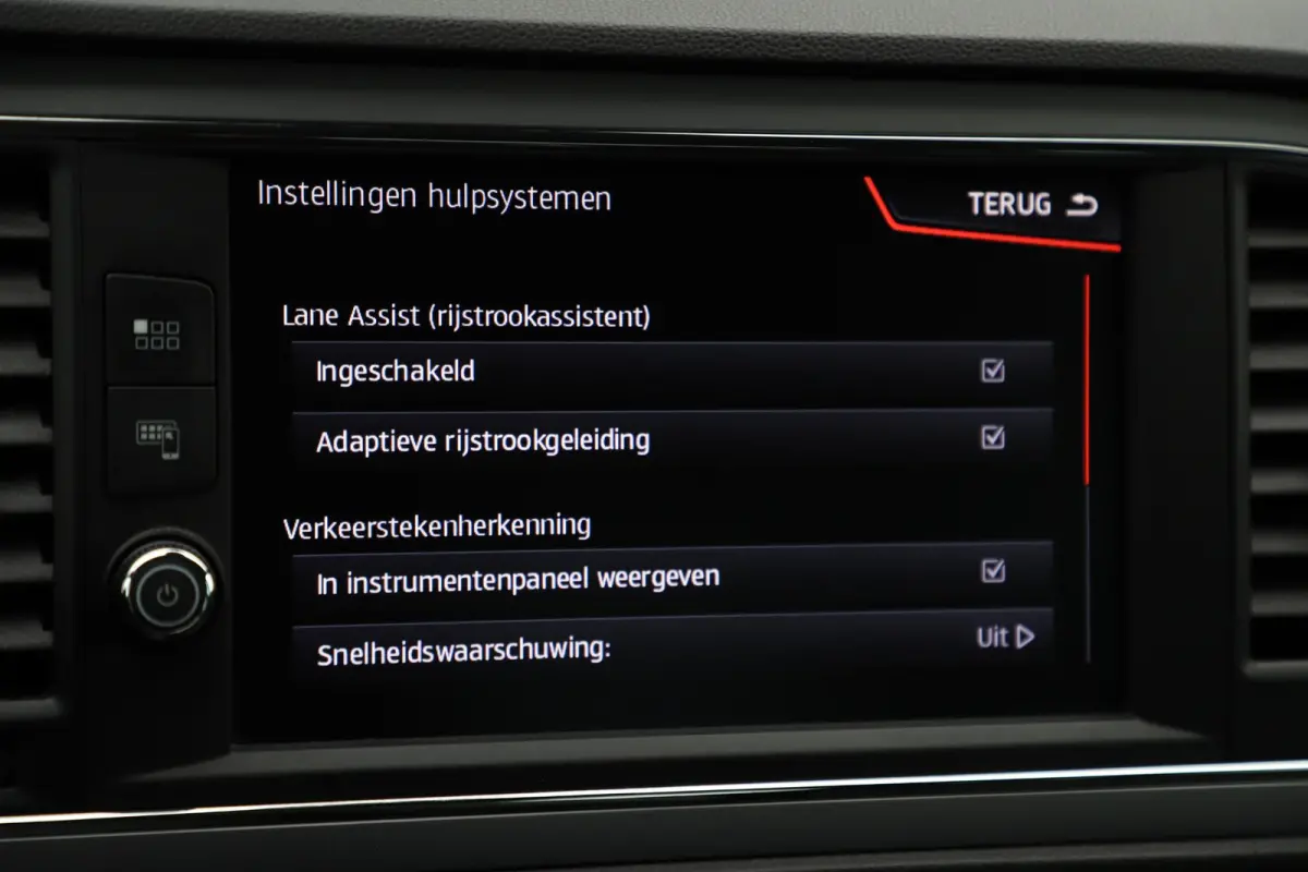 1.0 TSI Style Ultimate Edition Virtual Cockpit Full LED Beats Audio Navigatie Achteruitrijcamera Carplay Android Clima Stoelverwarming Cruise Control Lane Assist
