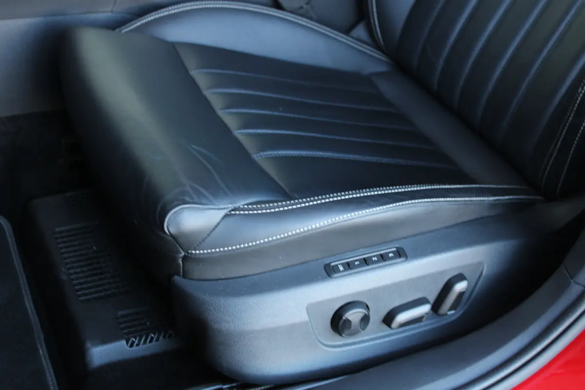 1.4 TSI iV Laurin & Klement | SOH 97%| Schuif-kanteldak | LED Matrix | Lederen bekleding | Memory seats |