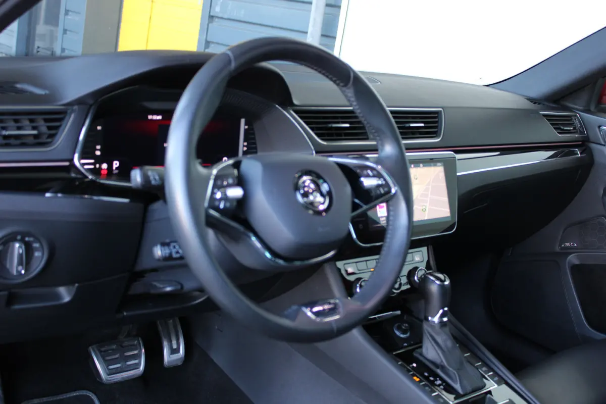 1.4 TSI iV Laurin & Klement | SOH 97%| Schuif-kanteldak | LED Matrix | Lederen bekleding | Memory seats |