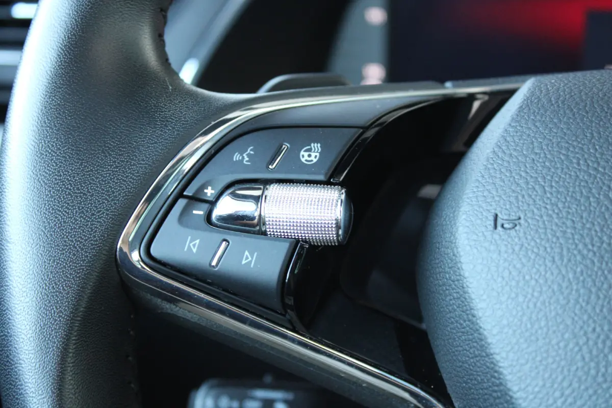 1.4 TSI iV Laurin & Klement | SOH 97%| Schuif-kanteldak | LED Matrix | Lederen bekleding | Memory seats |