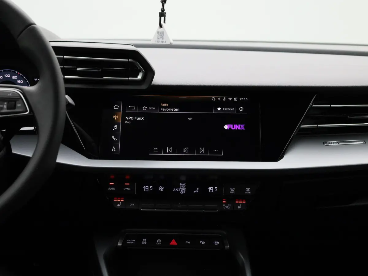 30 TFSI Pro Line 116 PK | Automaat | Audi Drive Select | Apple Carplay/Android Auto | Stoelverwarming | Bestuurdersstoel elekr. verstelbaar | Apple Carplay/Andriod Auto | 17" LM-Velgen | Par
