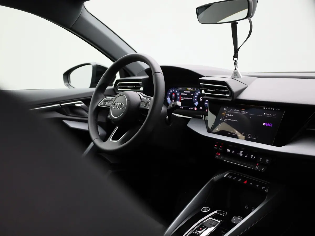 30 TFSI Pro Line 116 PK | Automaat | Audi Drive Select | Apple Carplay/Android Auto | Stoelverwarming | Bestuurdersstoel elekr. verstelbaar | Apple Carplay/Andriod Auto | 17" LM-Velgen | Par