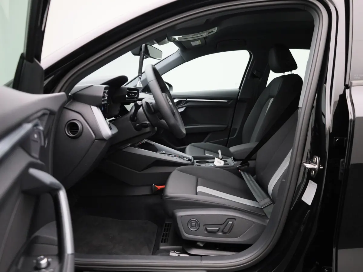 30 TFSI Pro Line 116 PK | Automaat | Audi Drive Select | Apple Carplay/Android Auto | Stoelverwarming | Bestuurdersstoel elekr. verstelbaar | Apple Carplay/Andriod Auto | 17" LM-Velgen | Par