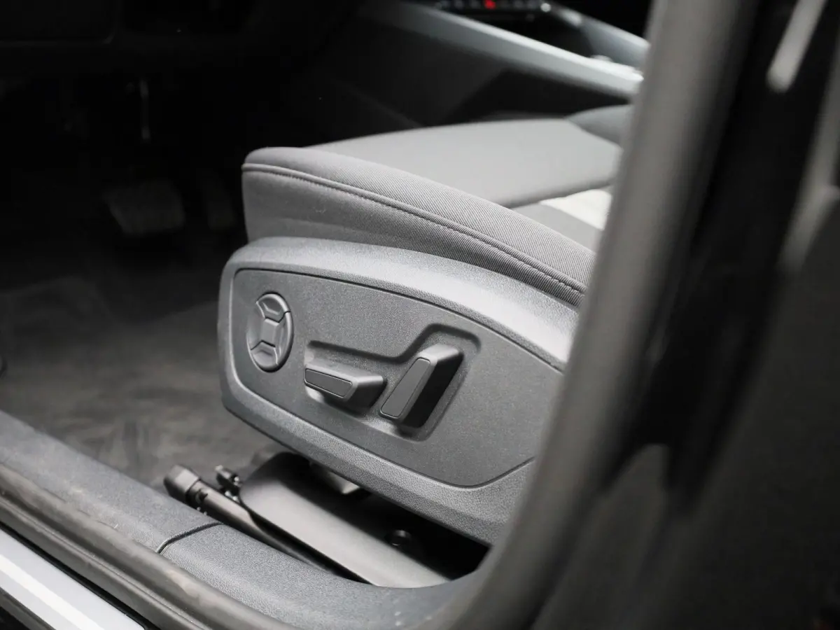 30 TFSI Pro Line 116 PK | Automaat | Audi Drive Select | Apple Carplay/Android Auto | Stoelverwarming | Bestuurdersstoel elekr. verstelbaar | Apple Carplay/Andriod Auto | 17" LM-Velgen | Par