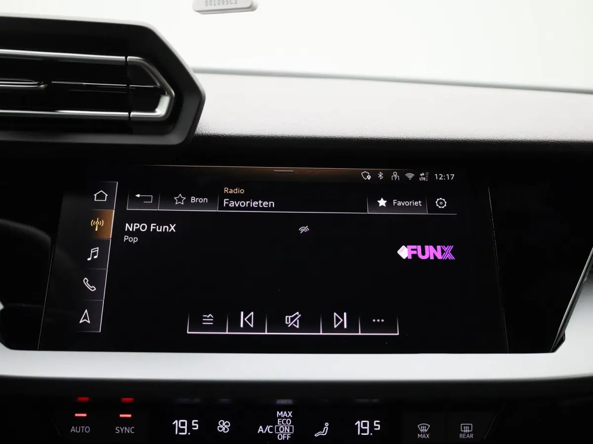 30 TFSI Pro Line 116 PK | Automaat | Audi Drive Select | Apple Carplay/Android Auto | Stoelverwarming | Bestuurdersstoel elekr. verstelbaar | Apple Carplay/Andriod Auto | 17" LM-Velgen | Par