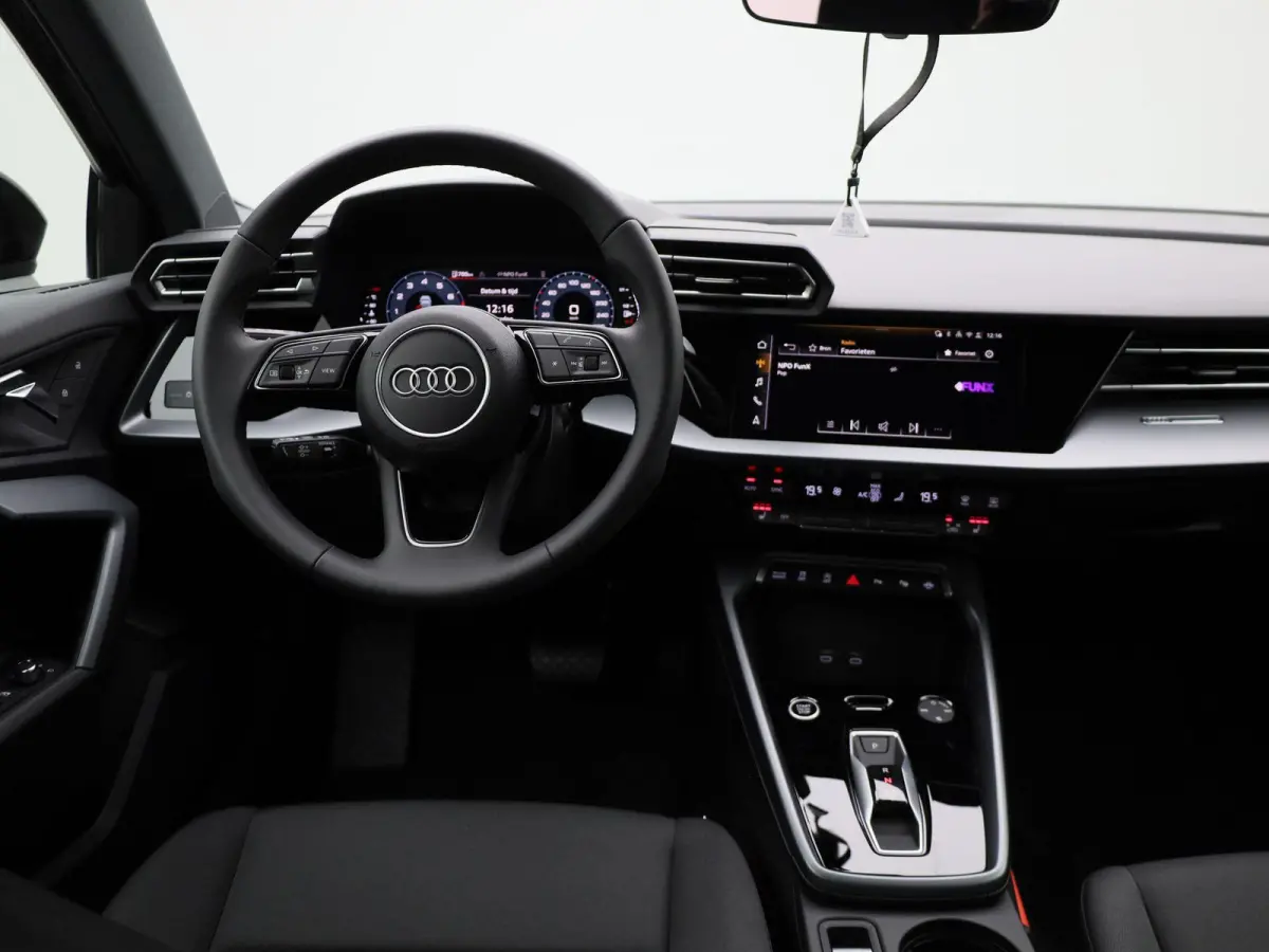 30 TFSI Pro Line 116 PK | Automaat | Audi Drive Select | Apple Carplay/Android Auto | Stoelverwarming | Bestuurdersstoel elekr. verstelbaar | Apple Carplay/Andriod Auto | 17" LM-Velgen | Par