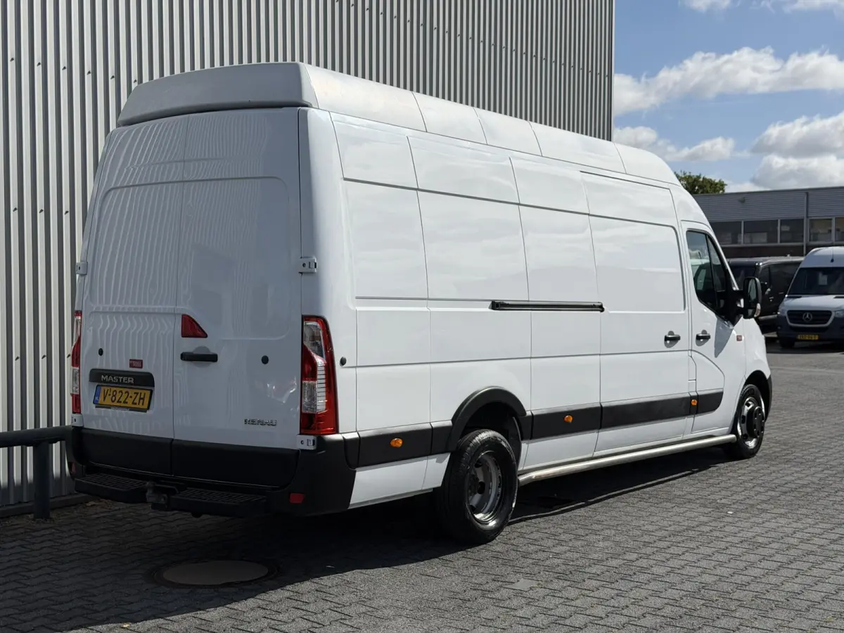T35 2.3 dCi L4H3 DL*A/C*CRUISE*3-P*HAAK*3500KG*