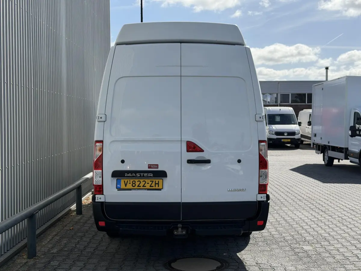 T35 2.3 dCi L4H3 DL*A/C*CRUISE*3-P*HAAK*3500KG*