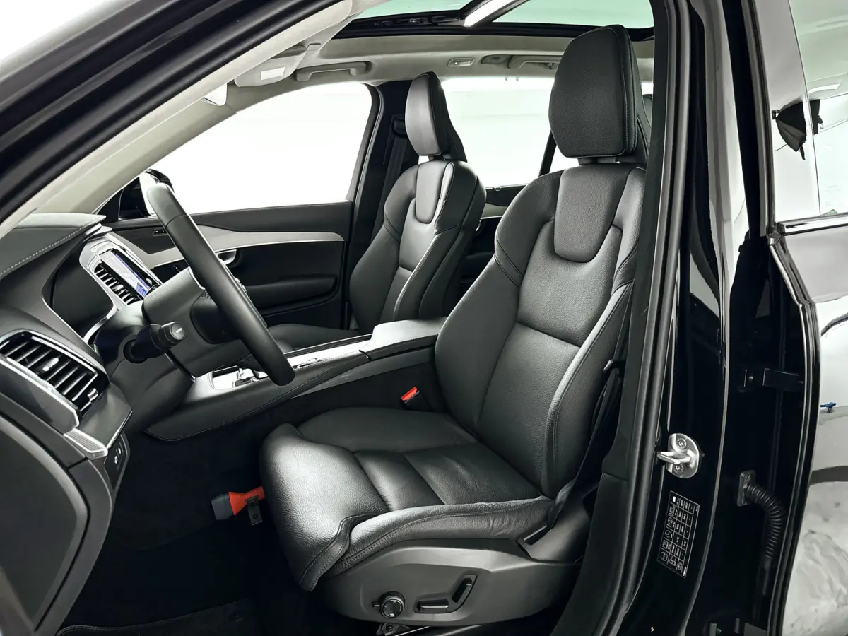 T8 Recharge AWD Ultimate Dark | Panoramadak | Parkeercamera | Harman Kardon | Head-up display | Stoel- en Stuurverwarming | Keyless