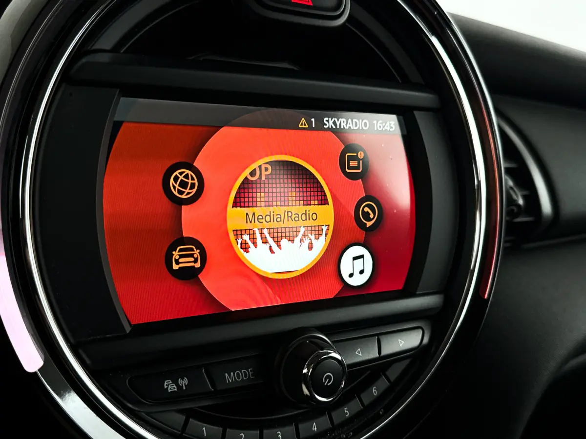 1.5 One First | Park assist | Airco | Cruise control