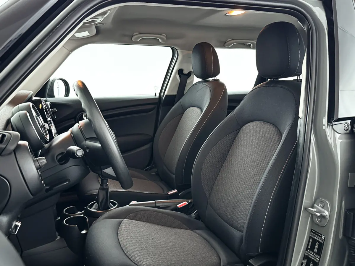 1.5 One First | Park assist | Airco | Cruise control