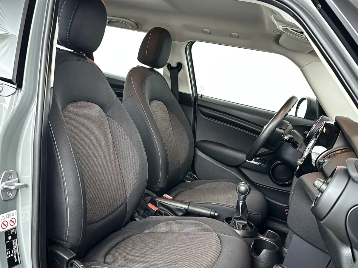 1.5 One First | Park assist | Airco | Cruise control