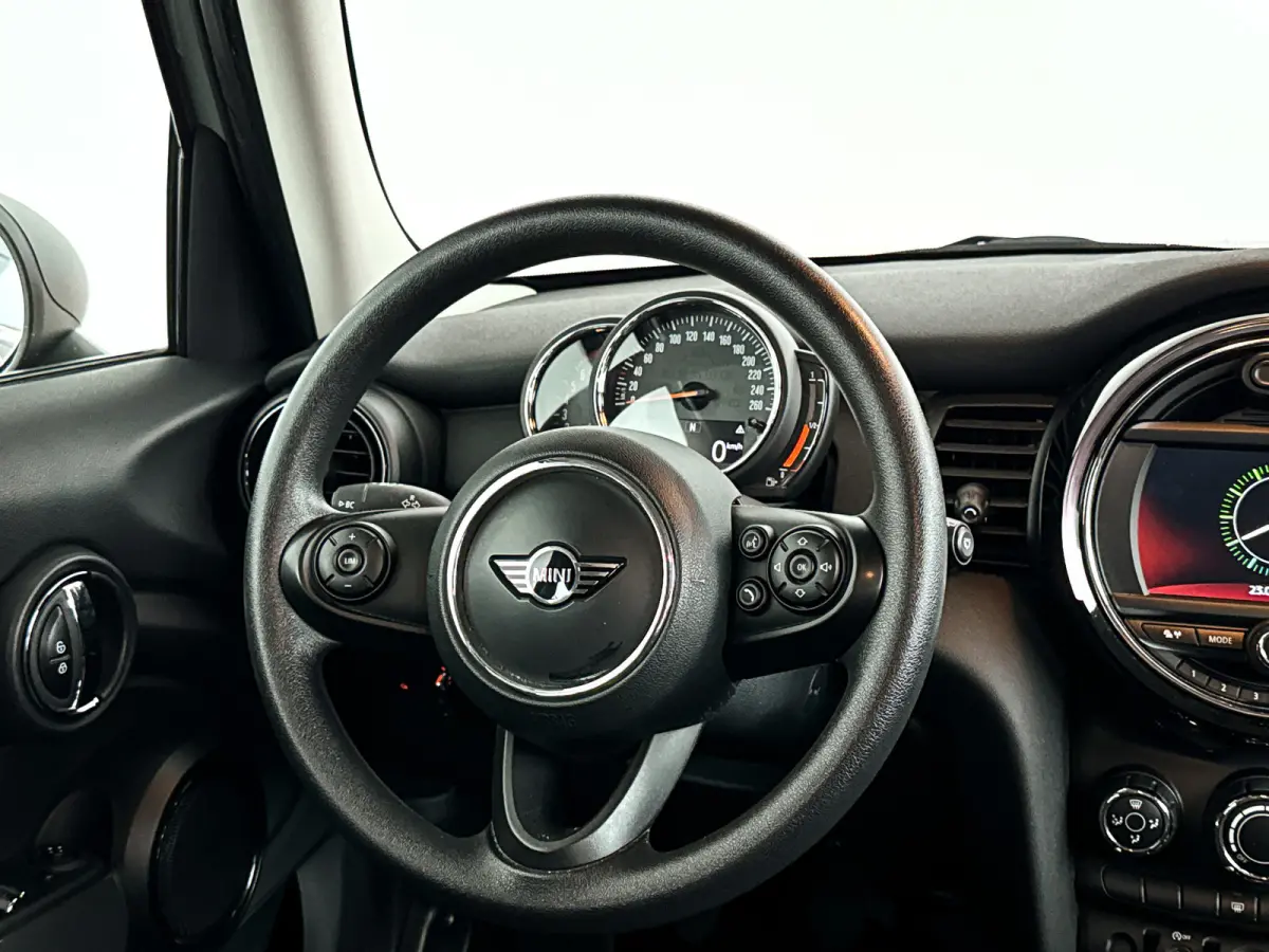 1.5 One First | Park assist | Airco | Cruise control