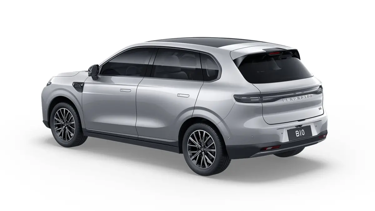 Design ProMax 67.1 kWh | €1500,- korting !! | Vanaf €499,- Private Lease per maand ! | Panoramadak | Carplay | Achteruitrijcamera | 18" Lichtmetalen Velgen | Adaptieve cruise control | P