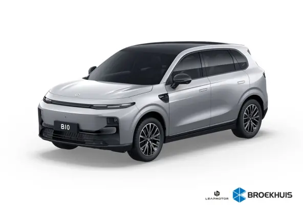Design ProMax 67.1 kWh | €1500,- korting !! | Vanaf €499,- Private Lease per maand ! | Panoramadak | Carplay | Achteruitrijcamera | 18" Lichtmetalen Velgen | Adaptieve cruise control | P