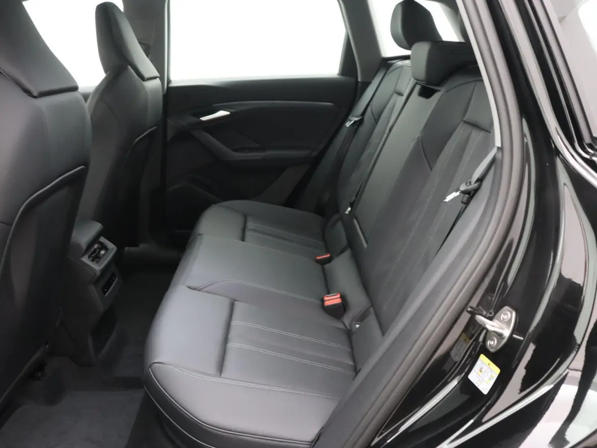 Advanced edition performance 100 kWh 306 PK | Navigatie | Omgevingscamera’s | Elektrisch instelbare stoelen | MMI Bijrijdersscherm | Leder-kunstlederen sportstoelen | Matrix Ledkoplampen| 