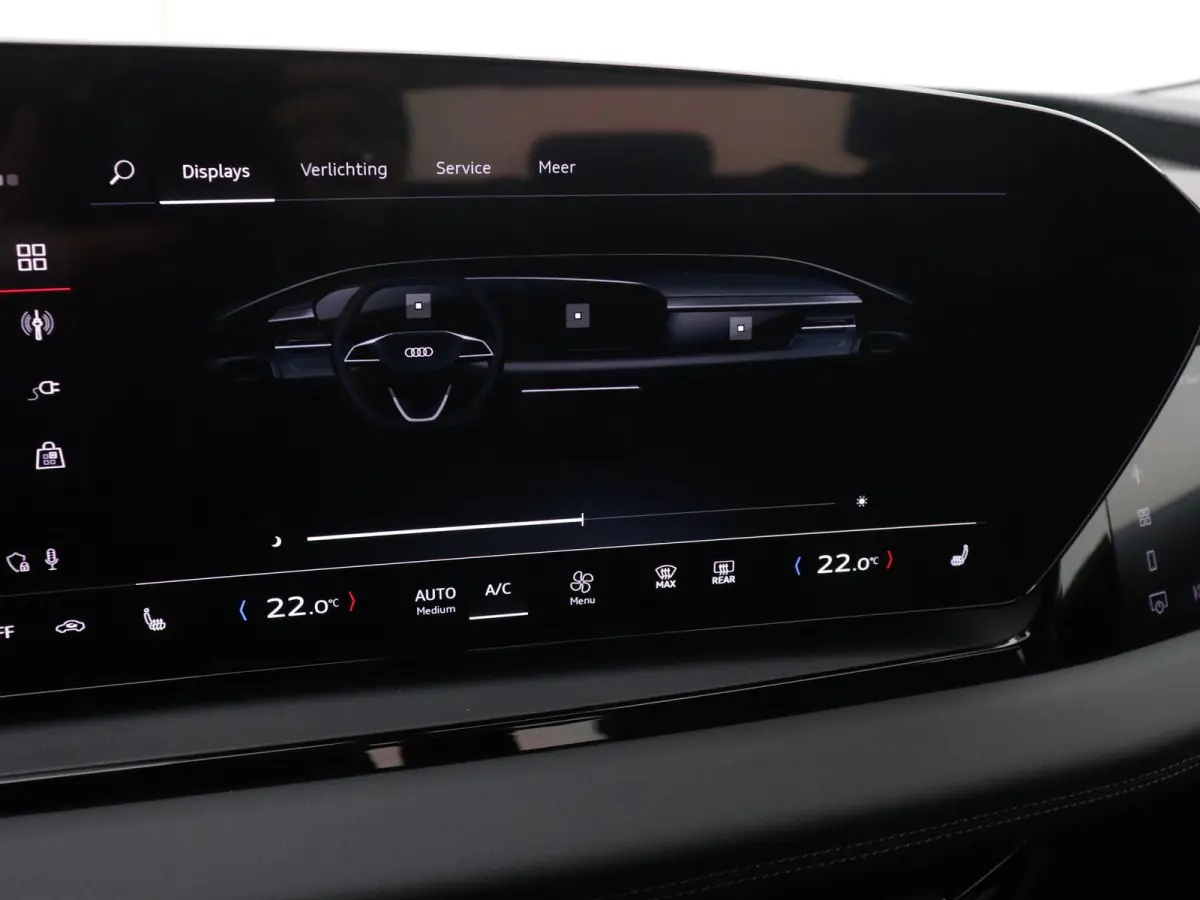 Advanced edition performance 100 kWh 306 PK | Navigatie | Omgevingscamera’s | Elektrisch instelbare stoelen | MMI Bijrijdersscherm | Leder-kunstlederen sportstoelen | Matrix Ledkoplampen| 