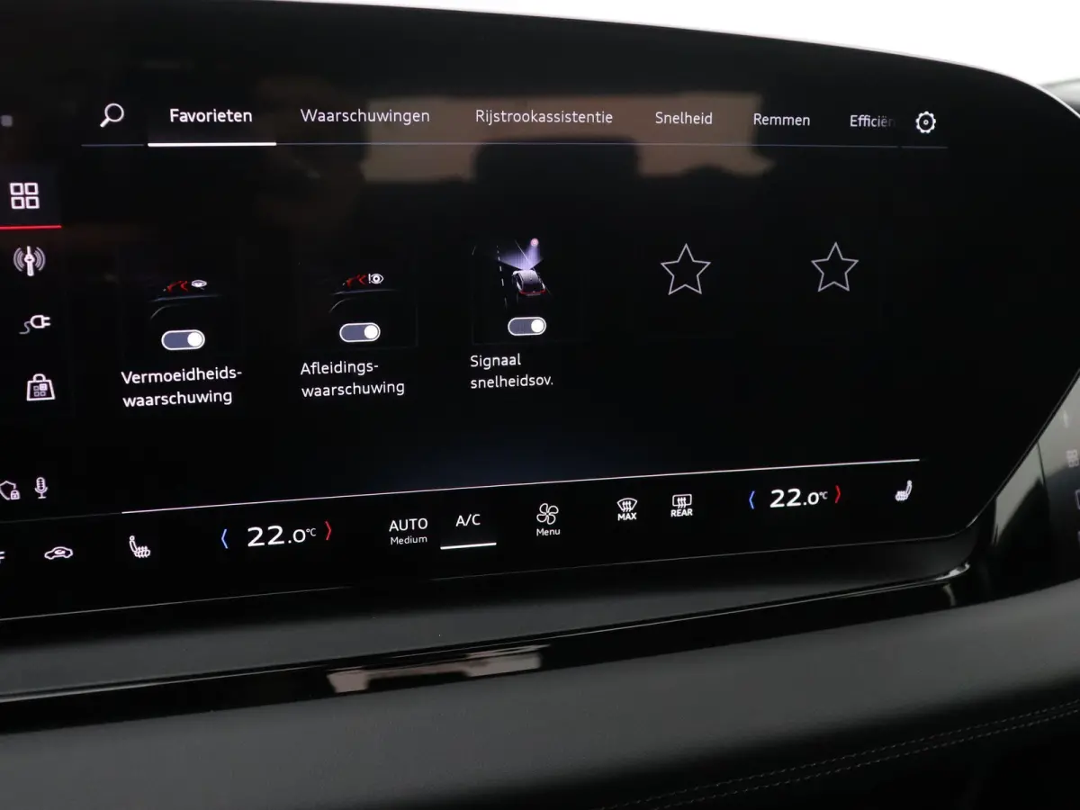 Advanced edition performance 100 kWh 306 PK | Navigatie | Omgevingscamera’s | Elektrisch instelbare stoelen | MMI Bijrijdersscherm | Leder-kunstlederen sportstoelen | Matrix Ledkoplampen| 