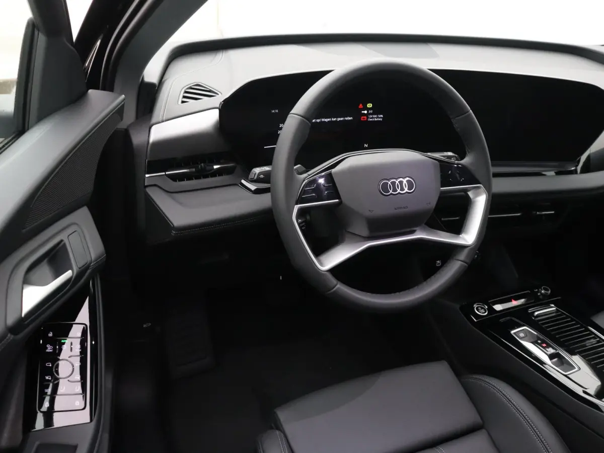 Advanced edition performance 100 kWh 306 PK | Navigatie | Omgevingscamera’s | Elektrisch instelbare stoelen | MMI Bijrijdersscherm | Leder-kunstlederen sportstoelen | Matrix Ledkoplampen| 