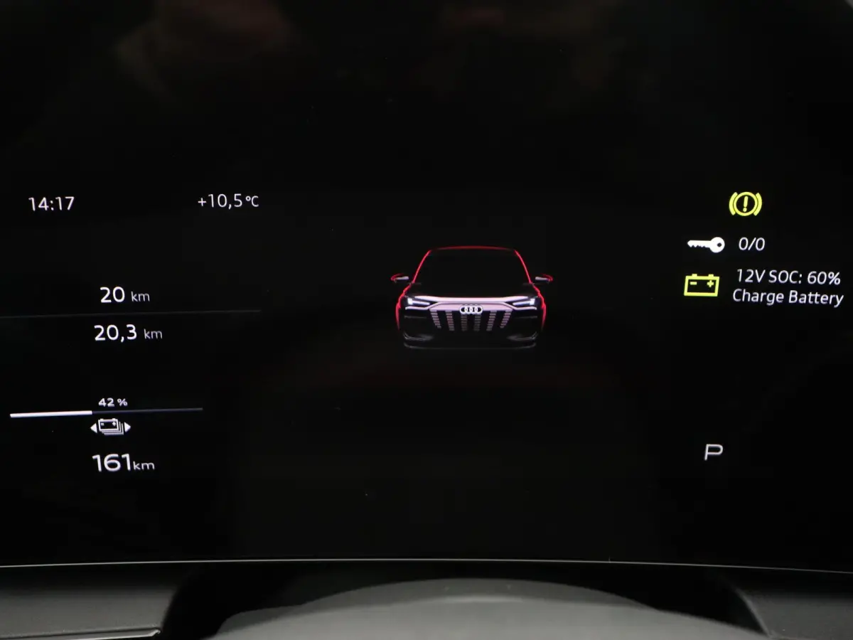 Advanced edition performance 100 kWh 306 PK | Navigatie | Omgevingscamera’s | Elektrisch instelbare stoelen | MMI Bijrijdersscherm | Leder-kunstlederen sportstoelen | Matrix Ledkoplampen| 