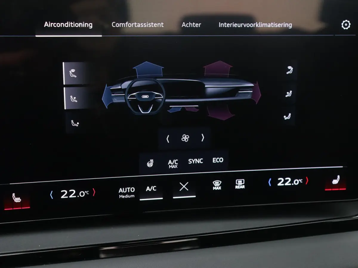 Advanced edition performance 100 kWh 306 PK | Navigatie | Omgevingscamera’s | Elektrisch instelbare stoelen | MMI Bijrijdersscherm | Leder-kunstlederen sportstoelen | Matrix Ledkoplampen| 