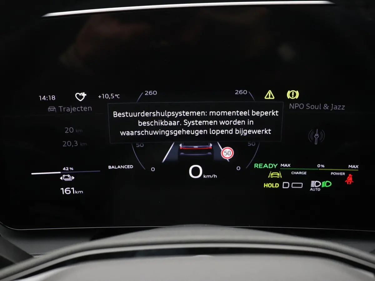 Advanced edition performance 100 kWh 306 PK | Navigatie | Omgevingscamera’s | Elektrisch instelbare stoelen | MMI Bijrijdersscherm | Leder-kunstlederen sportstoelen | Matrix Ledkoplampen| 