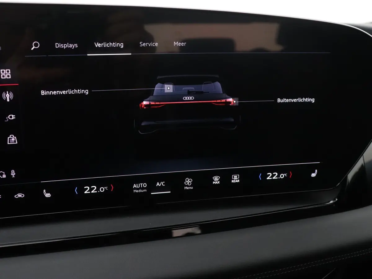 Advanced edition performance 100 kWh 306 PK | Navigatie | Omgevingscamera’s | Elektrisch instelbare stoelen | MMI Bijrijdersscherm | Leder-kunstlederen sportstoelen | Matrix Ledkoplampen| 