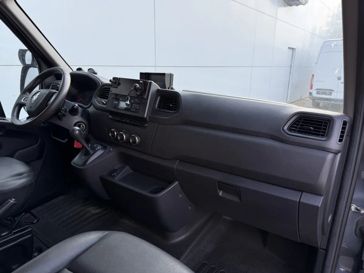 Plancher T35 2.3 DCI 150PK Lowliner Bakwagen Airco Cruise Control Camera Foodtruck Meubelbak Paardenwagen