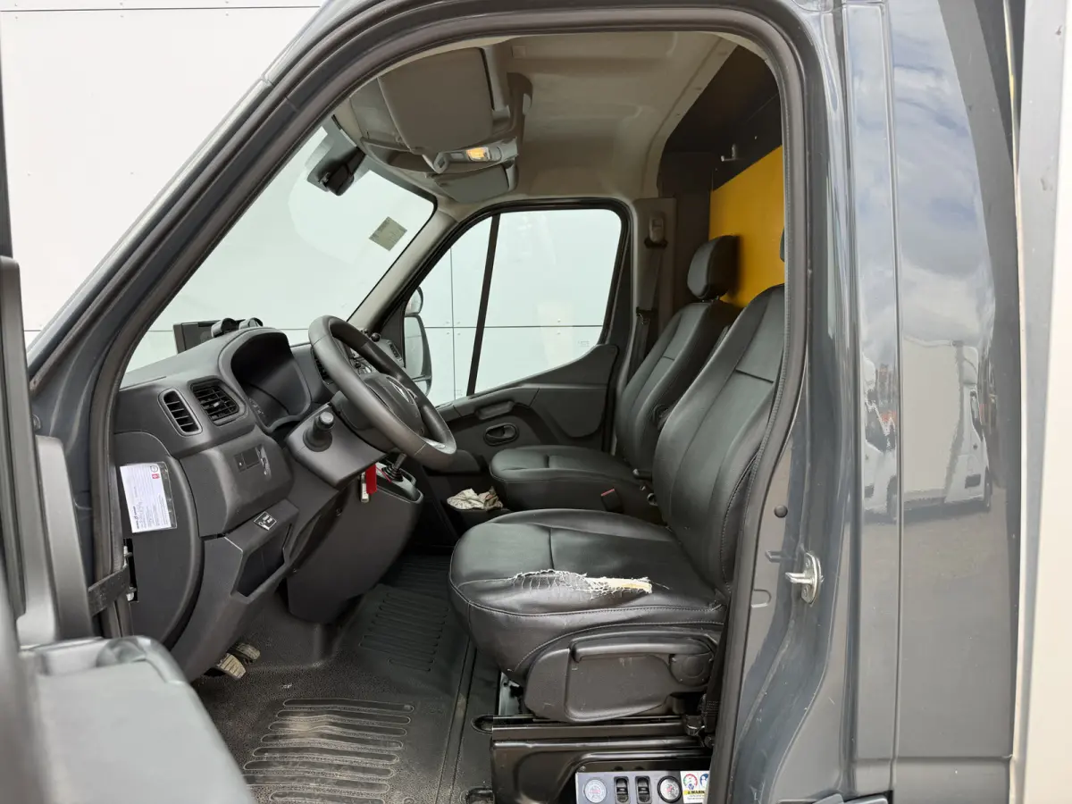 Plancher T35 2.3 DCI 150PK Lowliner Bakwagen Airco Cruise Control Camera Foodtruck Meubelbak Paardenwagen
