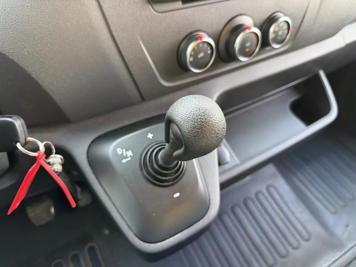 Plancher T35 2.3 DCI 150PK Lowliner Bakwagen Airco Cruise Control Camera Foodtruck Meubelbak Paardenwagen