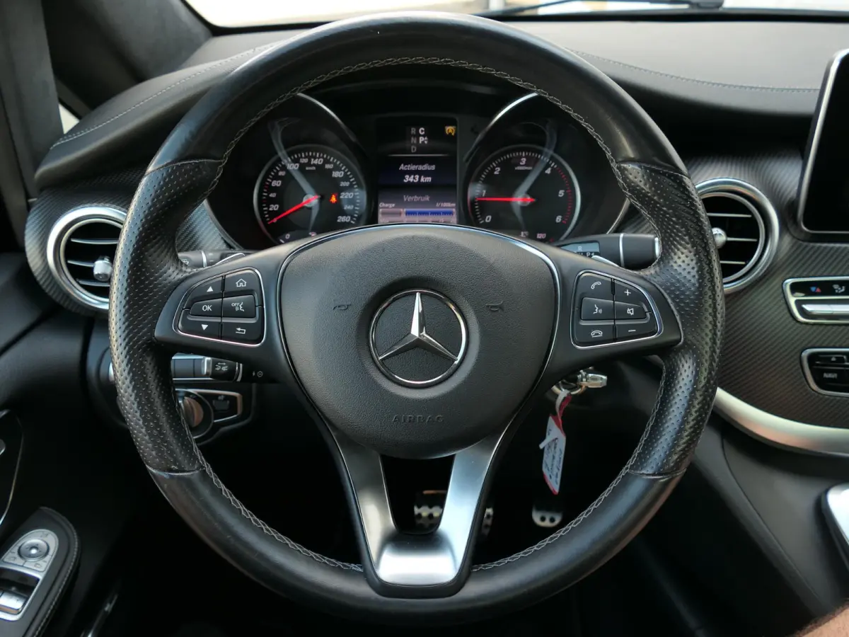 250d 4-MATIC Lang Exclusive | Panoramadak | 360°-camera | Standkachel | Burmester | Carbon interieur | Dodehoek detectie | Elektrische schuifdeuren + achterklep | ACC | Stoelventilatie V+A 
