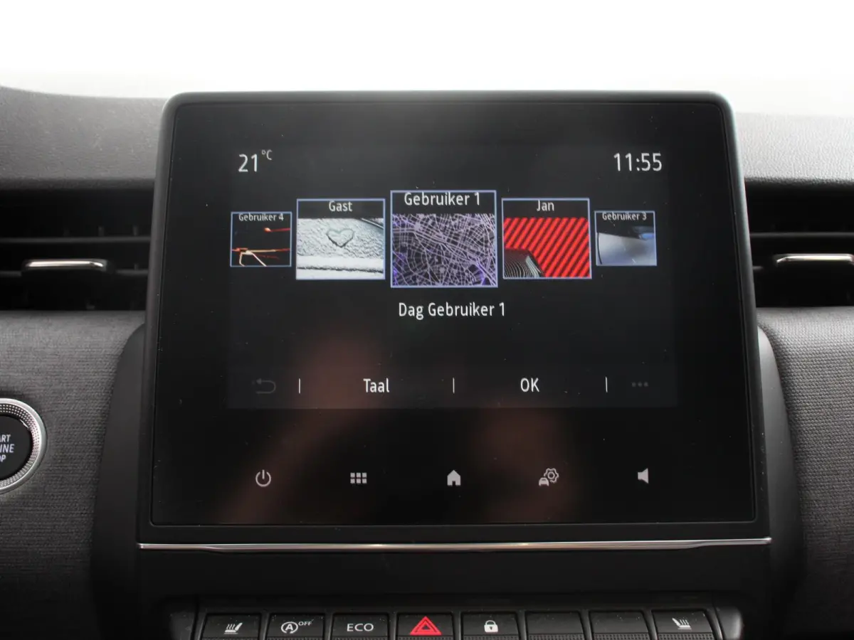 1.0 TCe 90 Evolution Climate control Cruise control Camera Parkeersensoren achter Verwarmde voorstoelen Stuurverwarming LED Trekhaak Apple Carplay/ Android Auto
