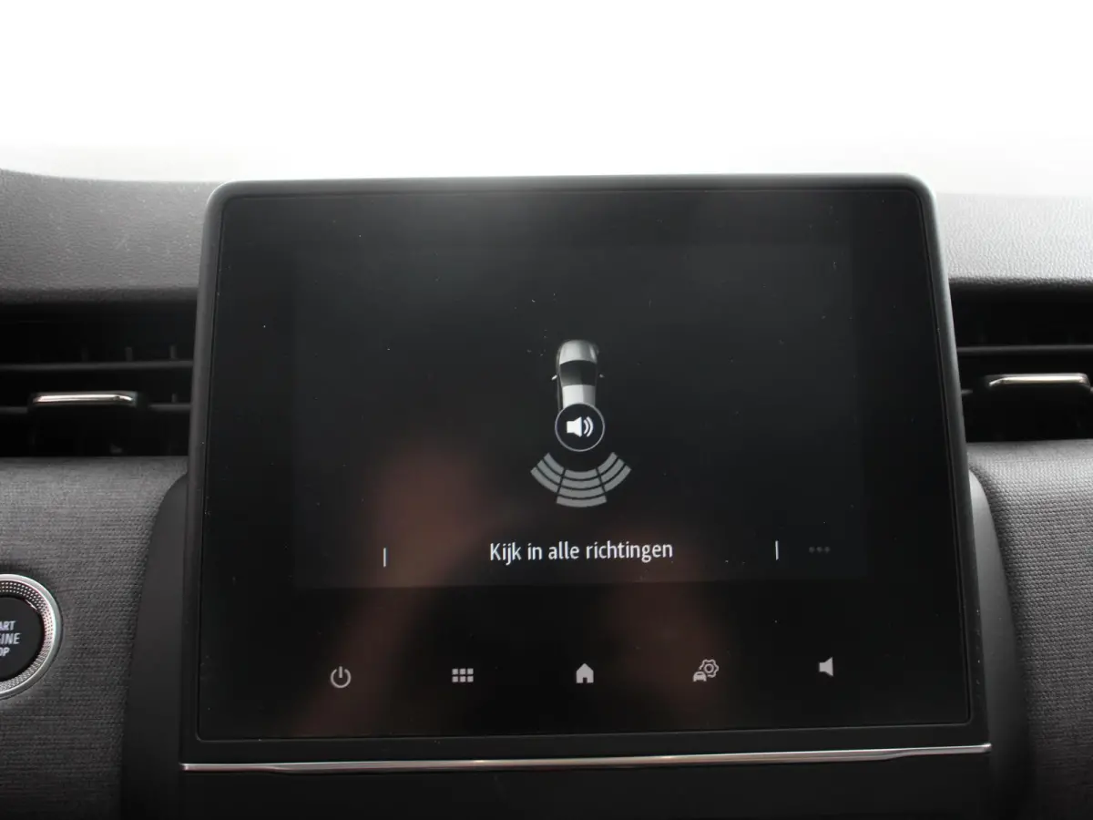 1.0 TCe 90 Evolution Climate control Cruise control Camera Parkeersensoren achter Verwarmde voorstoelen Stuurverwarming LED Trekhaak Apple Carplay/ Android Auto